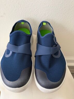 Oofos Navy Blue Slip-On Mesh Sneakers